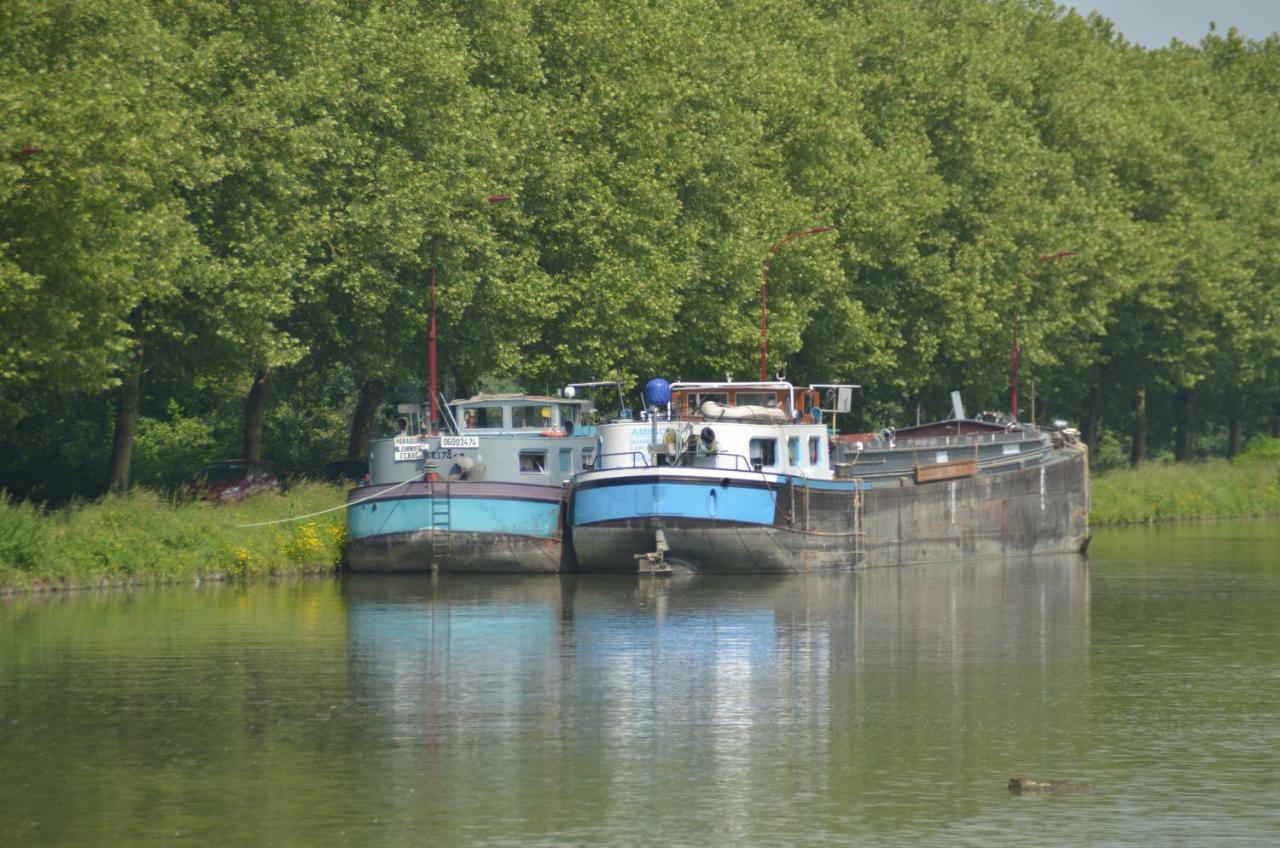Peniche "Le Defi" Bed and Breakfast Marolles-sur-Seine Eksteriør billede